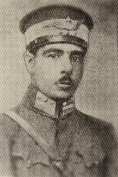 Vecihi Hürkuş üniformasıyla
